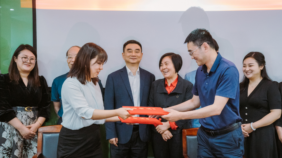 强强联合丨bbin宝盈集团官网生物海外BD战略合作签约